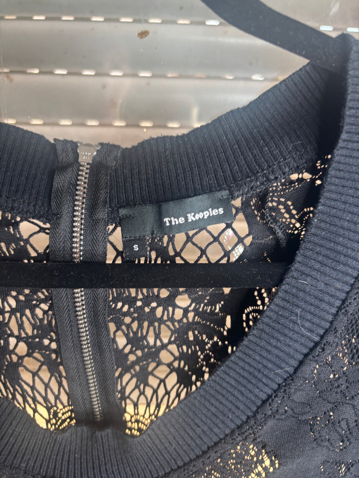 Haut / Top dentelle noire The Kooples - Taille 1 (S) - Zip dos